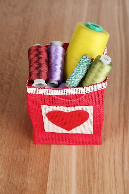 Кілька наборів для вишивки